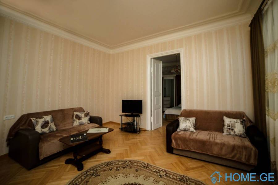 Daily Apartment Rent, 2 Room, Old building, Tbilisi, Chugureti