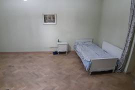 ქირავდება ბინა, 2 ოთახიანი, ძველი აშენებული, თბილისი, საბურთალო