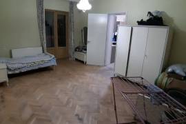ქირავდება ბინა, 2 ოთახიანი, ძველი აშენებული, თბილისი, საბურთალო