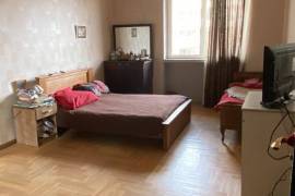 Apartment for sale, Old building, vake