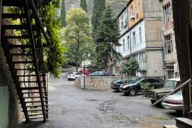 For Rent, 3 Room, Old building, Tbilisi