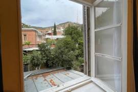 For Rent, 3 Room, Old building, Tbilisi