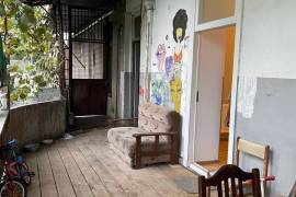 For Rent, 3 Room, Old building, Tbilisi