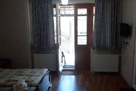 ქირავდება სახლი დღიურად, 2 ოთახიანი, თბილისი, აბანოთუბანი