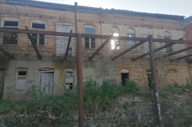 იყიდება სახლი, ნუკრიანი