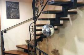 Apartment for sale, 5 Room, Old building, Tbilisi, Mtatsminda