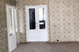 Apartment for sale, Old building, Likani