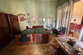 Apartment for sale, Old building, Mtatsminda