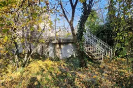 House For Sale, Tskneti