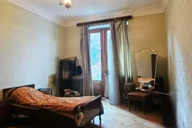 Продается квартира, 2 Kомнатная, Старое здание, Тбилиси, vake