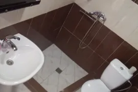 ქირავდება ბინა დღიურად, 1 ოთახიანი, ახალი აშენებული, თბილისი, გლდანი