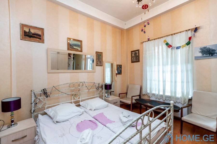 For Rent, Mtatsminda