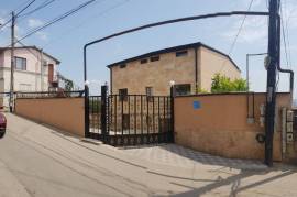 House For Sale, Vedzisi