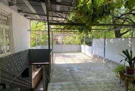 House For Sale, Nadzaladevi