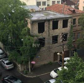 House For Sale, Vedzisi