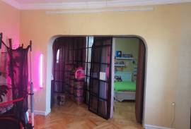 იყიდება სახლი, 6 ოთახიანი, თბილისი, ისანი