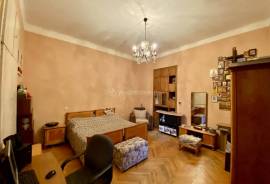 Apartment for sale, Old building, Vera