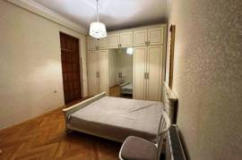 Продается квартира, 3 Kомнатная, Старое здание, Тбилиси, Мтацминда