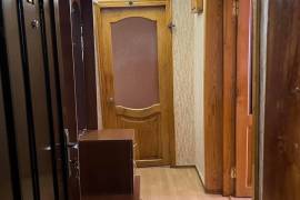 იყიდება ბინა, 3 ოთახიანი, ძველი აშენებული, ფოთი
