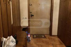 იყიდება ბინა, 5 ოთახიანი, ძველი აშენებული, ბორჯომი