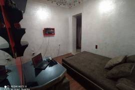 For Rent, 4 Room, Old building, Batumi, Tchaobi