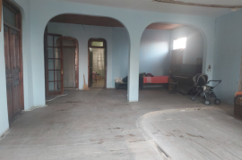 House For Sale, Kardenakhi