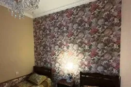 Аренда, 3 Kомнатная, Старое здание, Мтацминда