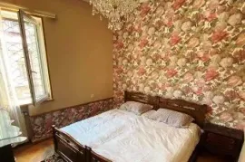 Аренда, 3 Kомнатная, Старое здание, Мтацминда