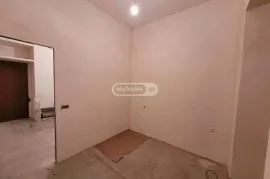 Продается , Универсальное коммерческое помещение, Чугурети