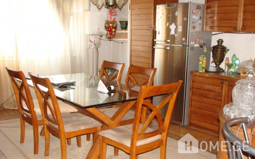 Продается квартира, 4 Kомнатная, Старое здание, Тбилиси, saburtalo