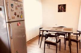 Продается квартира, 3 Kомнатная, Старое здание, Тбилиси, Чугурети