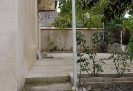 House For Sale, Gldani