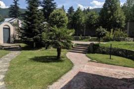 House For Sale, Tskneti