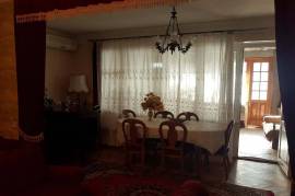 Apartment for sale, Old building, vake