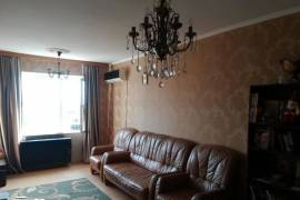 Продается квартира, 3 Kомнатная, Старое здание, Поти