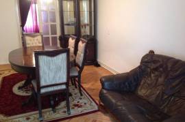 For Rent, 3 Room, Old building, Tbilisi, saburtalo