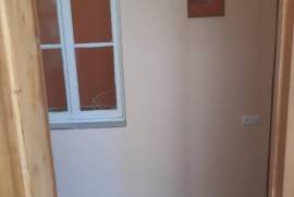 For Rent, 1 Room, Old building, Tbilisi, Krtsanisi