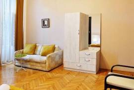 Аренда, 4 Kомнатная, Старое здание, Тбилиси, Мтацминда