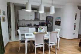 Apartment for sale, Old building, vake