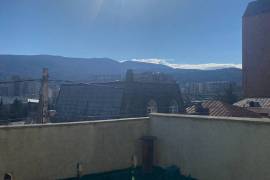 იყიდება სახლი, 7 ოთახიანი, თბილისი, საბურთალო