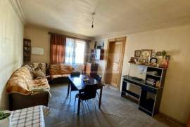 Продается квартира, 3 Kомнатная, Старое здание, Рустави