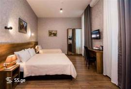 ქირავდება ბინა დღიურად, 7 ოთახიანი, ძველი აშენებული, თბილისი, ჩუღურეთი