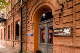 Аренда квартир посуточно, 7 Kомнатная, Старое здание, Тбилиси, Чугурети