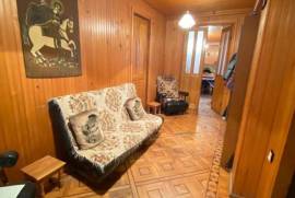 House For Sale, Chugureti