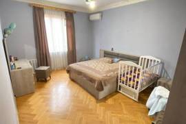 House For Sale, Chugureti