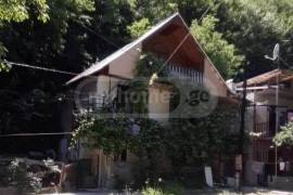 იყიდება სახლი, 7 ოთახიანი, ბორჯომი