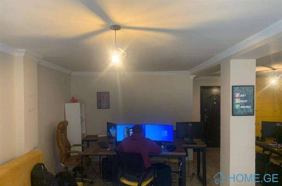 Lease Apartment, 3 Room, Old building, Tbilisi, saburtalo