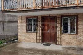 ქირავდება სახლი, 9 ოთახიანი, ქუთაისი
