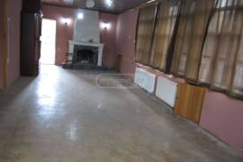 For Rent, Universal commercial space, Chugureti