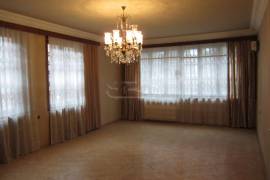 For Rent, Universal commercial space, Chugureti